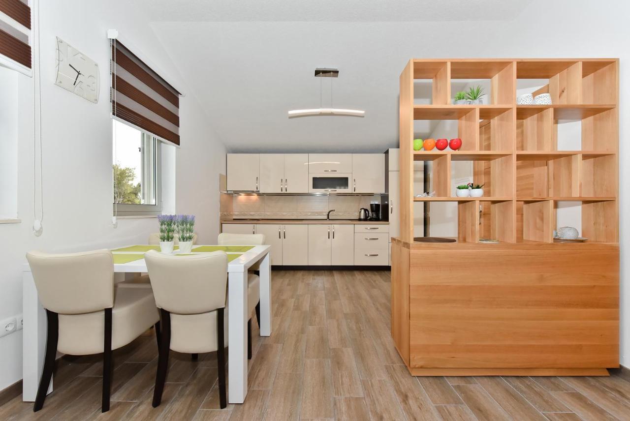 Apartmani Iva Vir Exterior foto